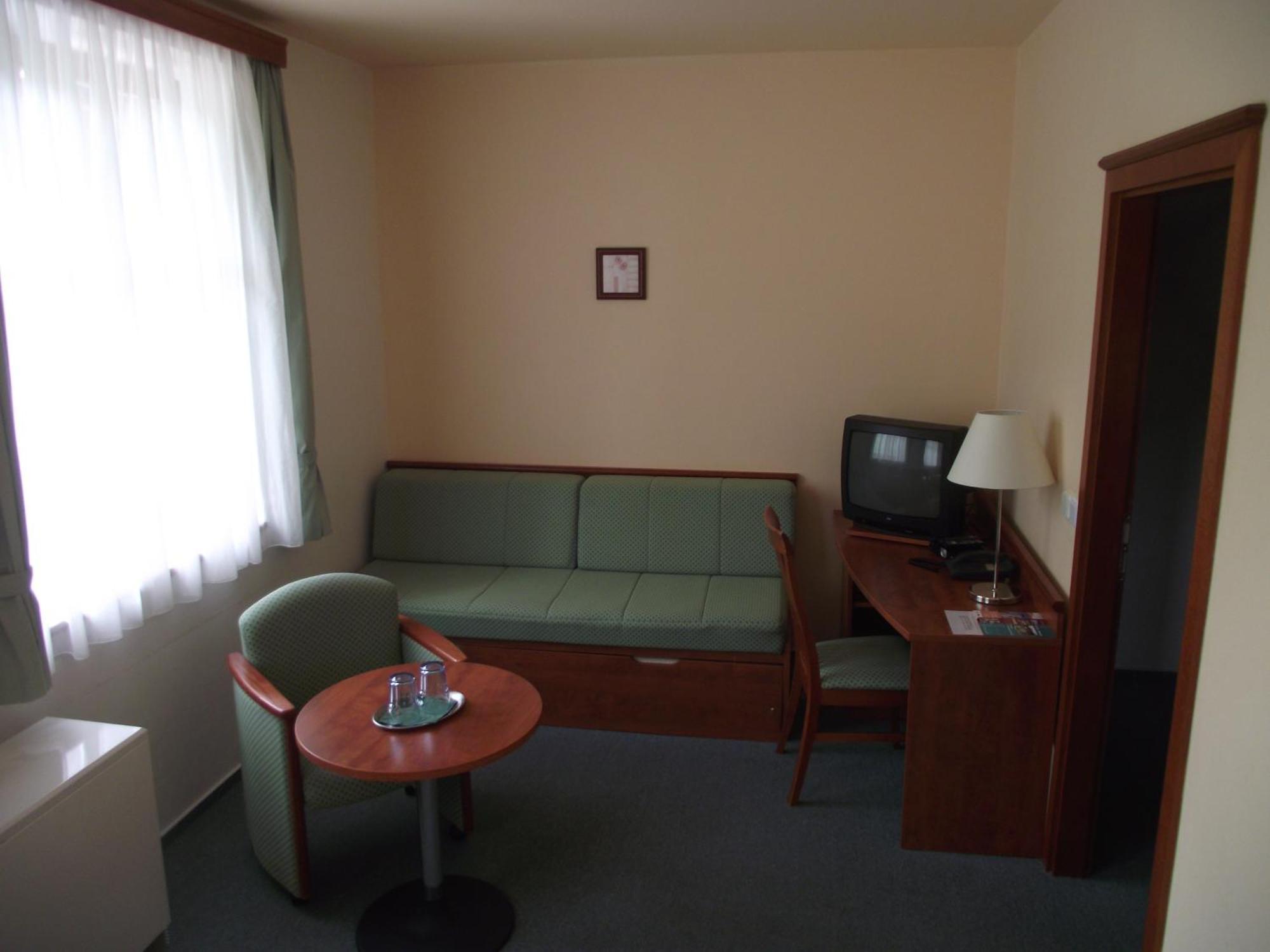 Hotel Praha Дештне в Орлицких горах Экстерьер фото